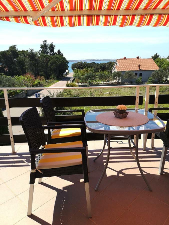 Apartman Milutin Vrsi Exterior foto