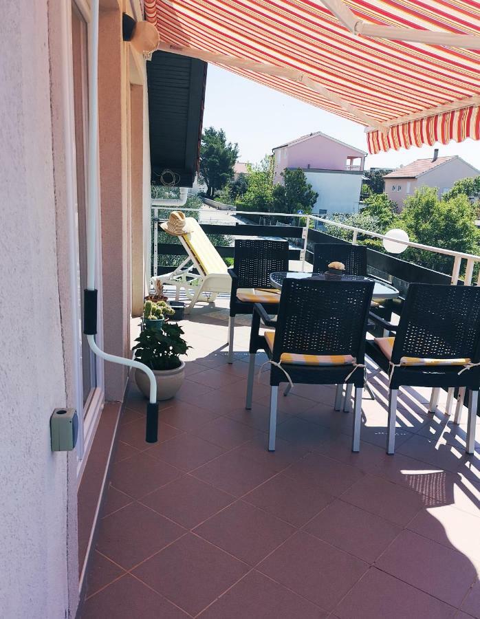Apartman Milutin Vrsi Exterior foto