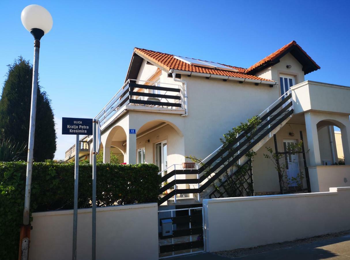 Apartman Milutin Vrsi Exterior foto
