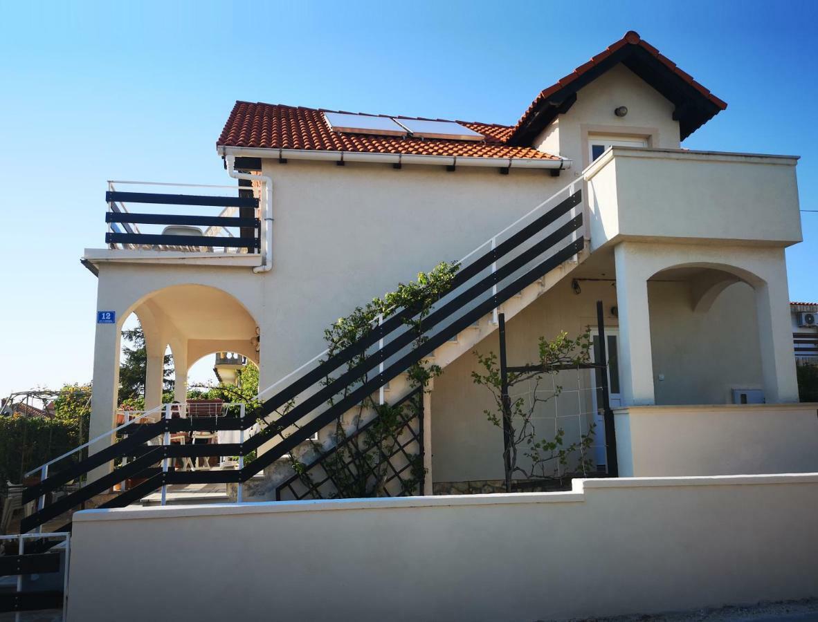Apartman Milutin Vrsi Exterior foto